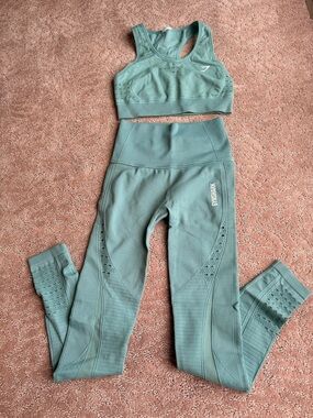 Gymshark Mint Green Seamless Workout Set - Sports Bra & High-Waist Leggings, XS